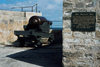 Bermuda - Fort Saint Catherine: muzzle-loading gun - Woolwich Rifled Muzzle Loader cannon, weighing 18 tons - in front of the reef where the 'Sea Venture' sunk - coastal artilery - photo by G.Frysinger