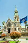 Chile - Arica: San Marcos Catholic Cathedral and Arica flag - Plaza Coln - Catedral de San Marcos de Arica y la bandera de Arica - photo by D.Smith