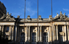 Bogota, Colombia: building of Universidad del Rosario - Palacio de San Francisco - architect Gastn Lelarge - neo-classical architecture, 'Republican style' - high window-doors with oculi and fluted columns of the Corinthian order - former headquarters of the Government of Cundinamarca - Av. Jimnez - Veracruz - Santa Fe - photo by M.Torres