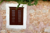 Croatia - Brac island - Bol: window - photo by P.Gustafson