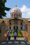 Santo Domingo, Dominican Republic: Palacio Nacional - gate and presidential guard of honour - photo by M.Torres