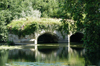 Warwick, Warwickshire, West Midlands, England: castle - river Avon - bridge ruins - photo by F.Hoskin