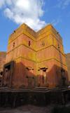 Lalibela, Amhara region, Ethiopia: Bet Giyorgis rock-hewn church - looking up - UNESCO world heritage site - photo by M.Torres