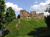 Latvia - Bauska (Bauskas rajons - Zemgale): sunny day at the castle (photo by  Alex Dnieprowsky)