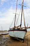 Morondava - Menabe, Toliara province, Madagascar: sail boat on shore - Nosy Kely peninsula - photo by M.Torres