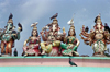 Malaysia - Batu (Selangor): Ganesh and the pigeons - Hindu temple (photo by J.Kaman)