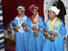 Morocco / Maroc - Merzouga: Berber trio (photo by J.Kaman)