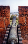 Mozambique / Moambique - Maputo / Loureno Marques: Portuguese artillery at the fort - cannon / artilharia Portuguesa no forte - Fortaleza de Maputo - photo by M.Torres