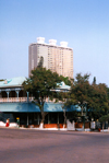 Mozambique / Moambique - Maputo / Loureno Marques: French-Mozambican Cultural Centre and the 33 storey building / o Centro Cultural Franco-Moambicano (av Samora Machel) e o Edifcio 33 Andares (av. 25 de Setembro) - photo by M.Torres