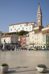 Slovenia - Piran - Slovenian Istria region: Tartinijev Trg and tower of St. George Church - photo by I.Middleton