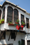 Syria - Damascus: house near the river Barada, equipped with an ingenious cable transportation system - near Bab Al-Faraj - photo by  M.Torres